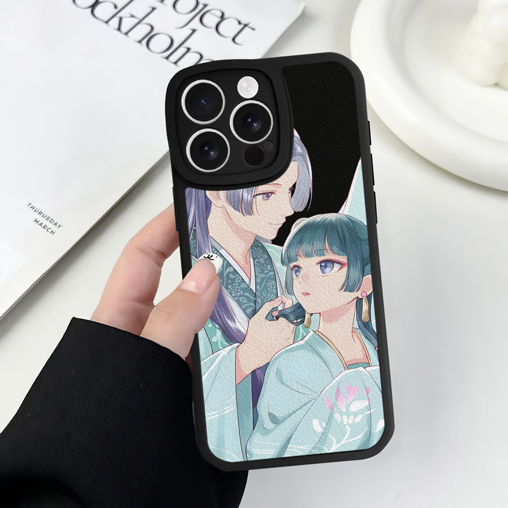 （画像用） 薬屋のひとりごと The Apothecary Diaries 【iPhone 16シリーズ対応】シリコンスマホケース（レザー調） 材質：シリコン